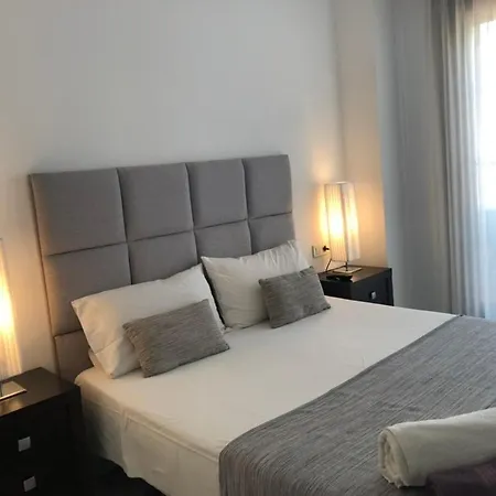 1197: 3 Bedroom Grd Floor Hacienda Del Sol * 埃斯特波纳
